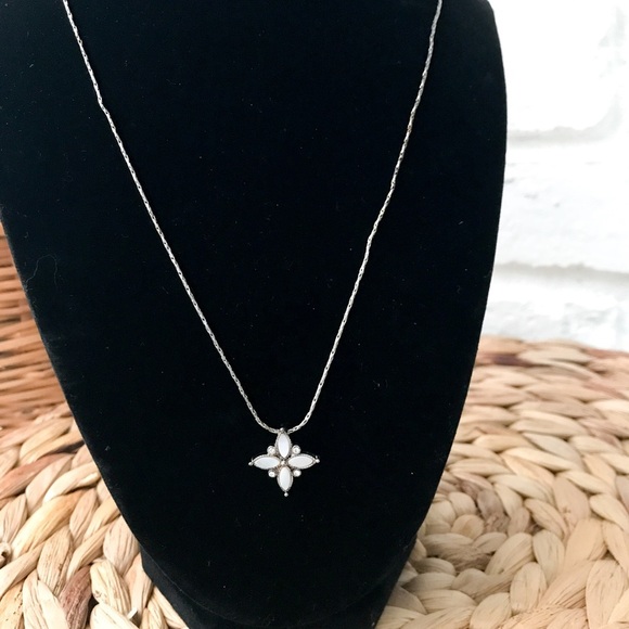 Vintage Pendant Necklace - Picture 2 of 6